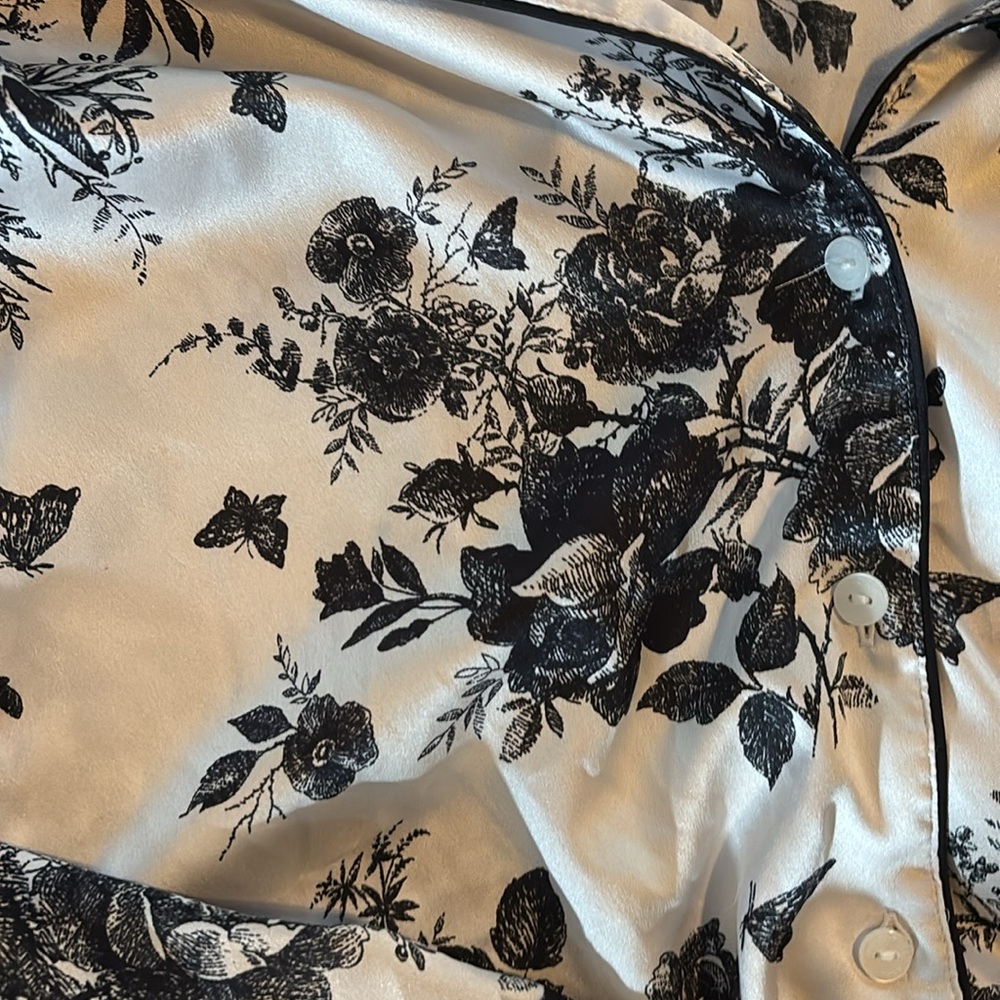 Victoria Secret PJs - Picture 3 of 6